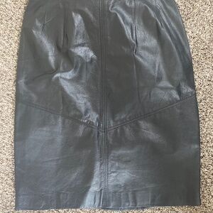 Chia leather skirt
